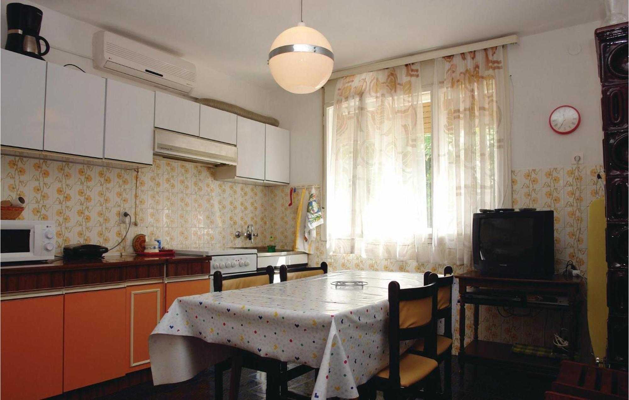 Stunning Apartment In Pula With Kitchen Exteriör bild